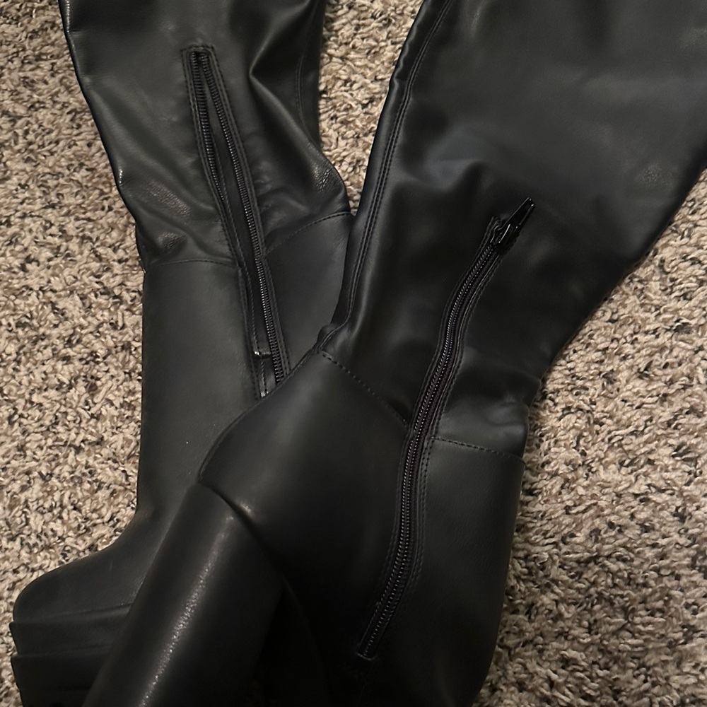 NEW❣️ Jennifer Lopez Black Over-the-Knee Boots - Picture 4 of 5
